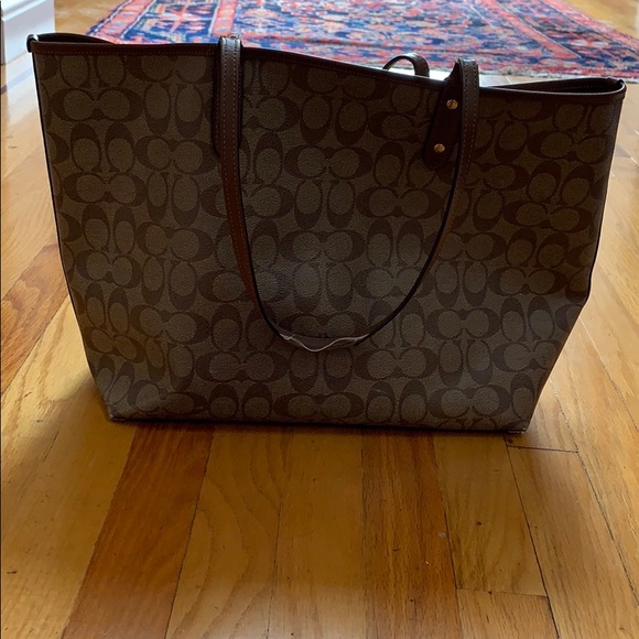 Coach purse + authentication story patch - Picture 2 of 5